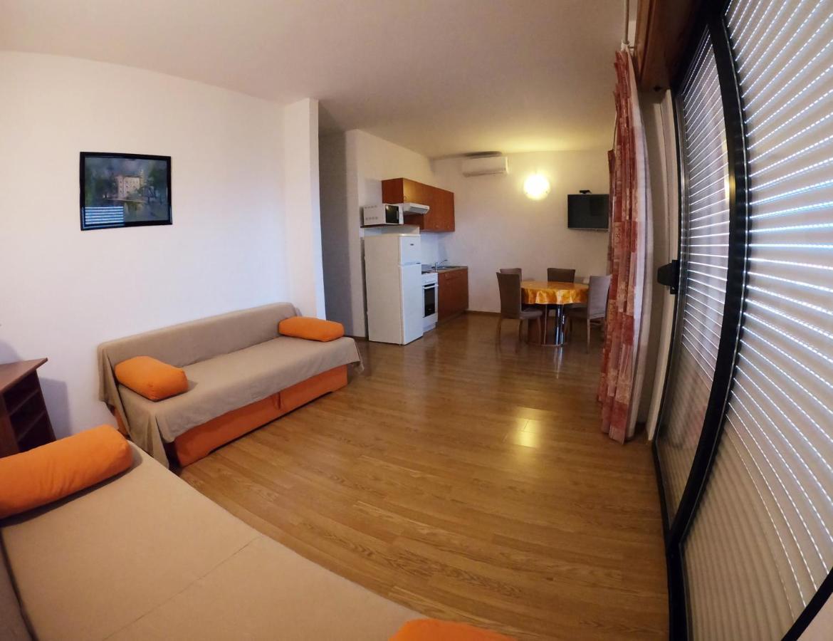 Adriatic 3 *
